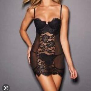 Frederick’s of Hollywood Stephanie Lace & Mesh Black Chemise Size Small